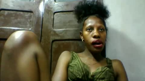 Snapshot of edwige770943 chatting on May 13, 2026, 5:32 pm edwige770943 online show from May 13, 2026, 5:32 pm