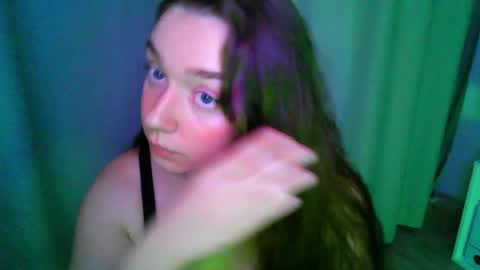 Snapshot of effie_balconii chatting on September 18, 2025, 4:31 pm effie_balconii online show from September 18, 2025, 4:31 pm
