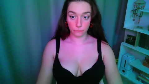 Snapshot of effie_balconii chatting on October 5, 2025, 1:42 pm effie_balconii online show from October 5, 2025, 1:42 pm