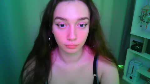 Snapshot of effie_balconii chatting on October 17, 2025, 11:24 am effie_balconii online show from October 17, 2025, 11:24 am