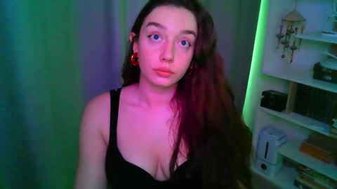 Snapshot of effie_balconii chatting on October 26, 2025, 1:28 pm effie_balconii online show from October 26, 2025, 1:28 pm