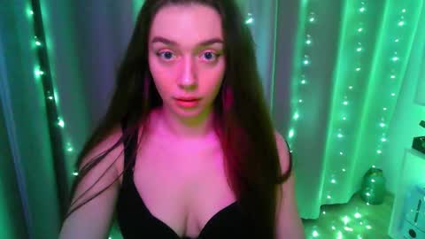 effie_balconii online show from February 9, 2026, 3:05 pm