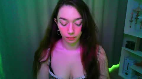 effie_balconii online show from March 16, 2026, 8:29 am