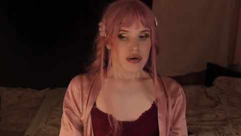 Snapshot of effiemur chatting on December 22, 2024, 6:48 pm Effie Mur online show from December 22, 2024, 6:48 pm