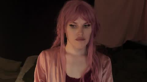 Snapshot of effiemur chatting on January 20, 2025, 6:32 pm Effie Mur online show from January 20, 2025, 6:32 pm