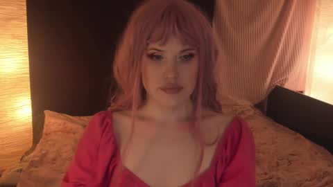 Snapshot of effiemur chatting on February 12, 2025, 6:40 pm Effie Mur online show from February 12, 2025, 6:40 pm