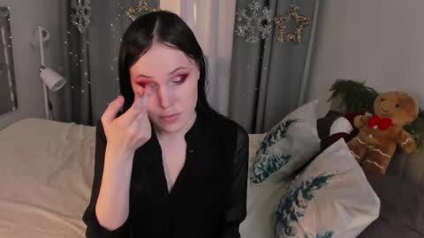 Snapshot of effiemur chatting on December 20, 2025, 9:33 pm Effie Mur online show from December 20, 2025, 9:33 pm