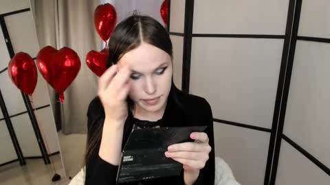 Snapshot of effiemur chatting on February 10, 2026, 10:41 am Effie Mur online show from February 10, 2026, 10:41 am