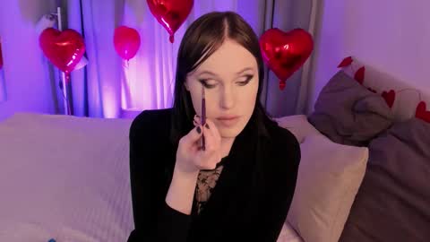 Snapshot of effiemur chatting on February 13, 2026, 9:33 pm Effie Mur online show from February 13, 2026, 9:33 pm