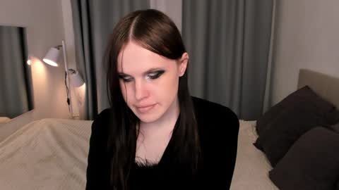 Snapshot of effiemur chatting on February 28, 2026, 10:22 pm Effie Mur online show from February 28, 2026, 10:22 pm