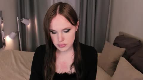 Effie Mur online show from March 25, 2026, 10:05 pm