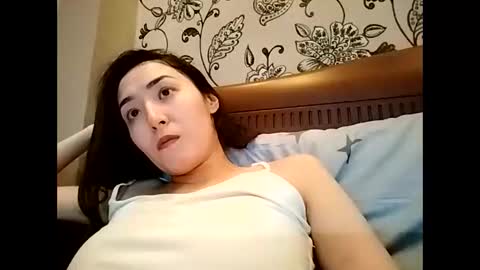 Effy online show from December 1, 2025, 2:22 pm