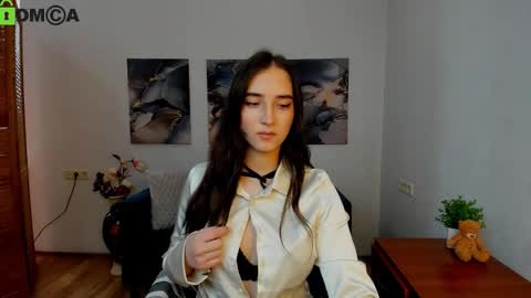 Effy Royse online show from March 5, 2026, 6:53 am