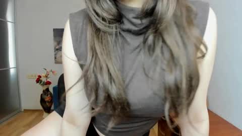 Effy Royse online show from May 29, 2026, 5:38 am