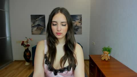 Effy Royse online show from May 31, 2026, 5:37 am
