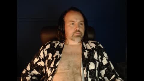 Snapshot of ehmac84 chatting on October 21, 2025, 10:54 pm Eh Mac online show from October 21, 2025, 10:54 pm