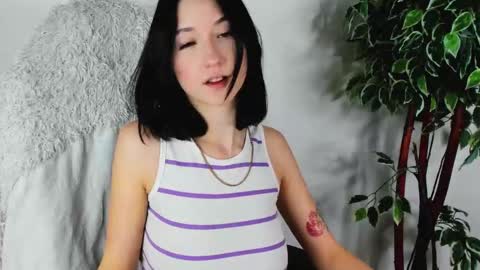 eileenmoores online show from September 25, 2025, 3:38 pm