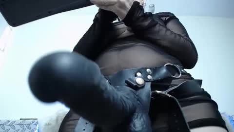 Eileen online show from December 9, 2024, 9:05 pm