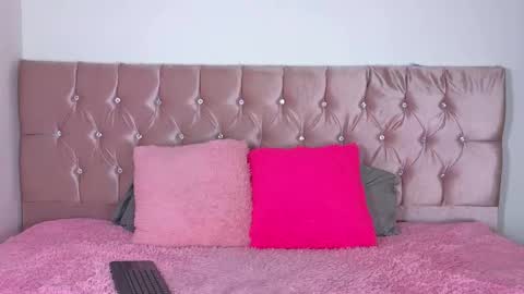 eimy__cute online show from September 10, 2025, 6:19 pm