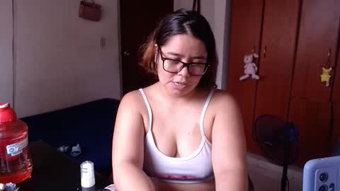 eimy_saenzz online show from February 16, 2026, 6:26 pm