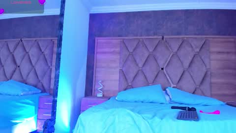 YG COUPLE online show from December 18, 2025, 8:37 pm