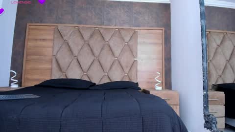 YG COUPLE online show from April 4, 2026, 9:01 pm