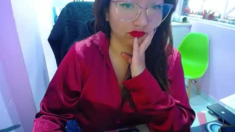 Eirene online show from January 3, 2025, 8:01 pm