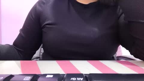 Eirene online show from October 9, 2025, 9:51 am