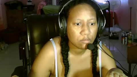 Eirondra Valeen online show from March 19, 2026, 1:20 am