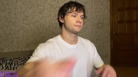 Snapshot of eitanhere chatting on December 2, 2025, 4:35 pm Eitan online show from December 2, 2025, 4:35 pm