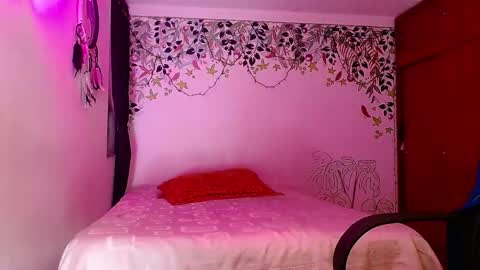 xoxo online show from May 13, 2026, 12:08 am