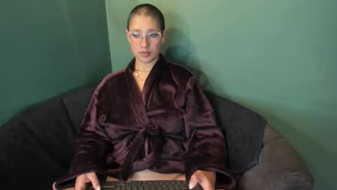 Snapshot of elaine87_ chatting on September 12, 2025, 8:14 am elaine87_ online show from September 12, 2025, 8:14 am
