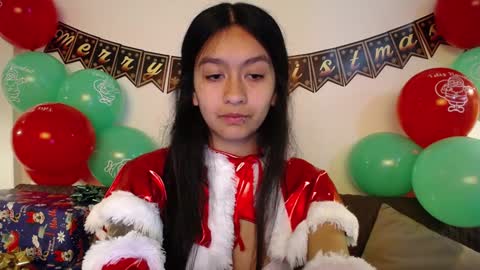 Elaine eli online show from December 24, 2024, 2:10 am