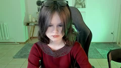 Snapshot of elainebeness chatting on December 4, 2024, 5:27 am Your sweet girl online show from December 4, 2024, 5:27 am