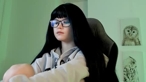 Snapshot of elainebeness chatting on December 15, 2024, 4:26 pm Your sweet girl online show from December 15, 2024, 4:26 pm