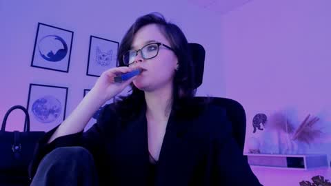 Snapshot of elainebeness chatting on December 17, 2024, 7:37 pm Your sweet girl online show from December 17, 2024, 7:37 pm