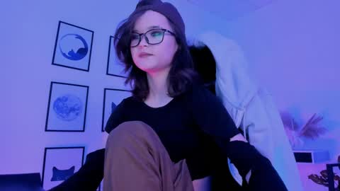 Snapshot of elainebeness chatting on December 20, 2024, 7:28 pm Your sweet girl online show from December 20, 2024, 7:28 pm