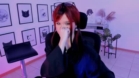 Snapshot of elainebeness chatting on January 7, 2025, 7:38 pm Your sweet girl online show from January 7, 2025, 7:38 pm