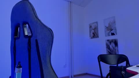 Snapshot of elainebeness chatting on January 11, 2025, 4:25 pm Your sweet girl online show from January 11, 2025, 4:25 pm