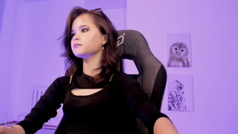 Snapshot of elainebeness chatting on January 17, 2025, 10:45 pm Your sweet girl online show from January 17, 2025, 10:45 pm