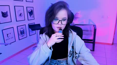 Snapshot of elainebeness chatting on January 24, 2025, 7:18 pm Your sweet girl online show from January 24, 2025, 7:18 pm