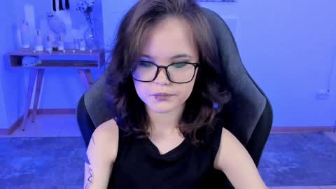 Snapshot of elainebeness chatting on January 29, 2025, 4:30 pm Your sweet girl online show from January 29, 2025, 4:30 pm