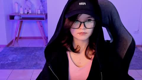 Snapshot of elainebeness chatting on February 2, 2025, 4:48 am Your sweet girl online show from February 2, 2025, 4:48 am
