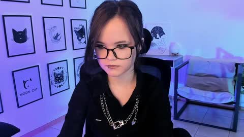Snapshot of elainebeness chatting on February 6, 2025, 5:35 am Your sweet girl online show from February 6, 2025, 5:35 am