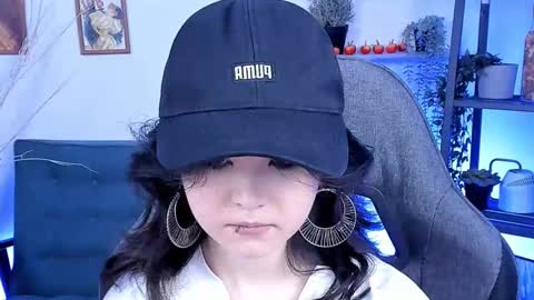 Snapshot of elainebeness chatting on March 7, 2025, 1:42 am Your sweet girl online show from March 7, 2025, 1:42 am
