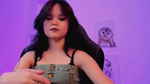 Snapshot of elainebeness chatting on March 8, 2025, 7:09 pm Your sweet girl online show from March 8, 2025, 7:09 pm