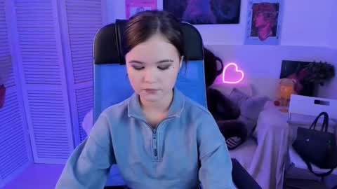 Snapshot of elainebeness chatting on September 11, 2025, 7:14 pm Your sweet girl online show from September 11, 2025, 7:14 pm