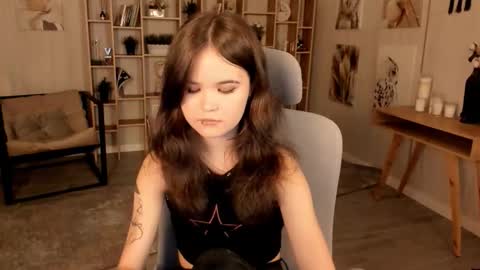 Snapshot of elainebeness chatting on September 23, 2025, 8:01 pm Your sweet girl online show from September 23, 2025, 8:01 pm
