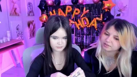Snapshot of elainebeness chatting on October 19, 2025, 8:31 pm Your sweet girl online show from October 19, 2025, 8:31 pm