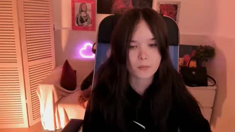 Snapshot of elainebeness chatting on November 6, 2025, 7:26 pm Your sweet girl online show from November 6, 2025, 7:26 pm